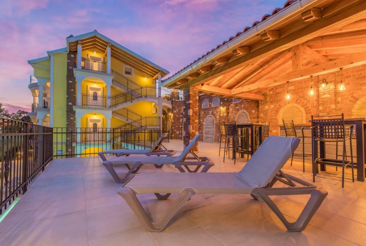 Palace Paulina Luxury Residence نوفي فينودولسكي المظهر الخارجي الصورة